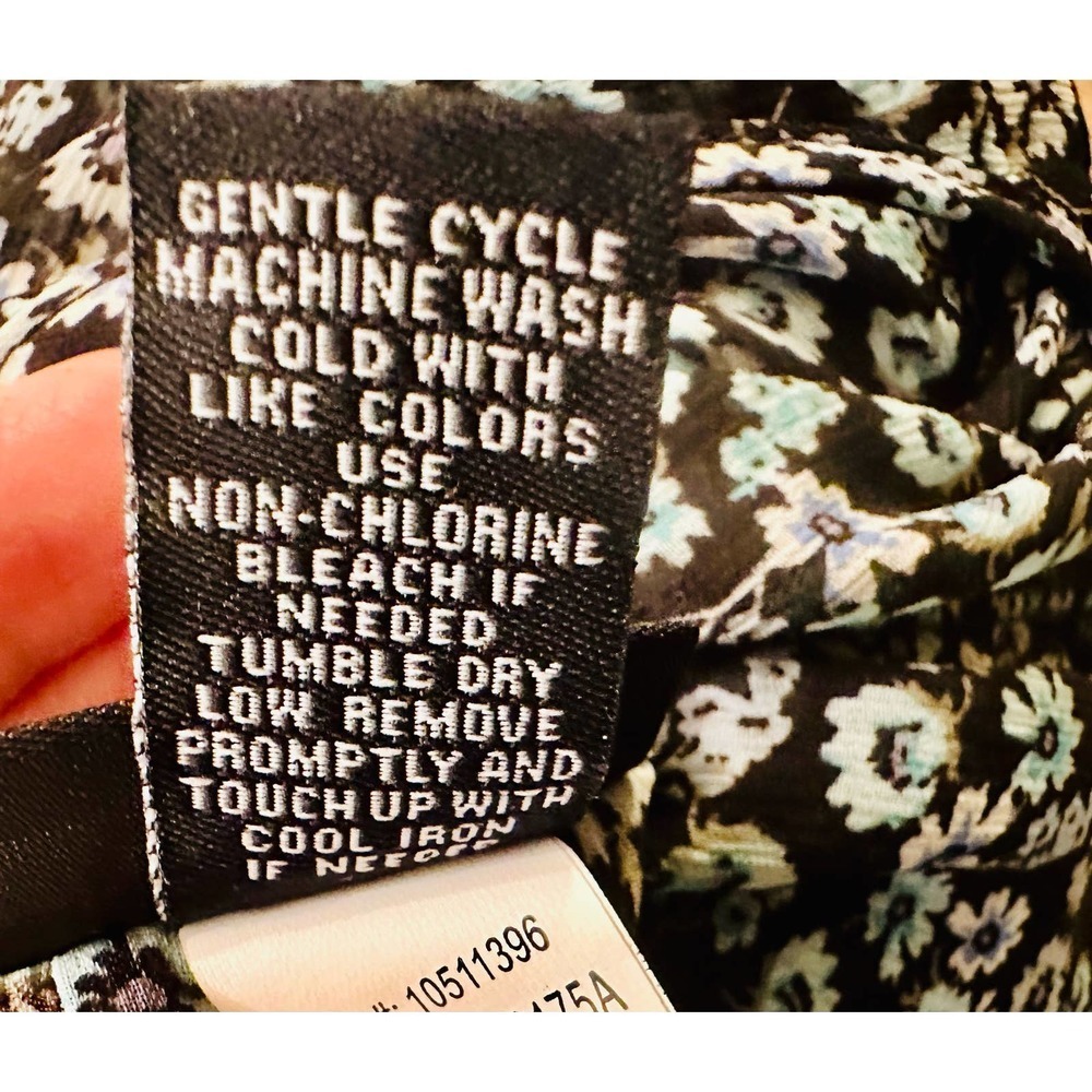 EUC Torrid semi sheer 3/4 sleeve floral print top size 0 - Picture 7 of 8